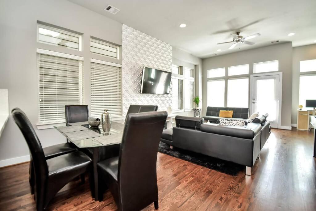 Amazing Rooftop! Downtown Skyline Views!!! Sleeps 15 Houston Eksteriør billede